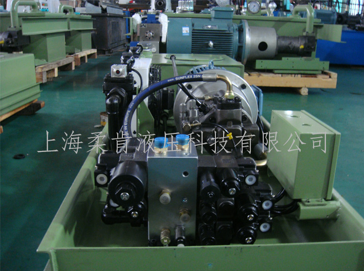 移動(dòng)環(huán)衛液壓站